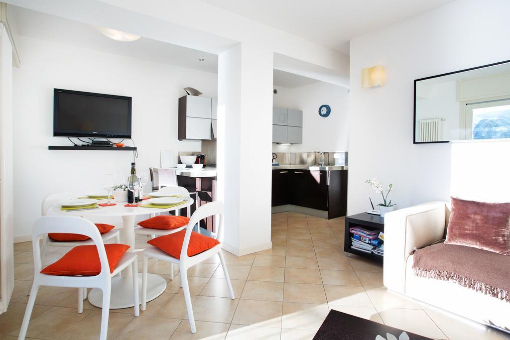 5 Luxury Laglio Apartments-By Italian Apartments エクステリア 写真